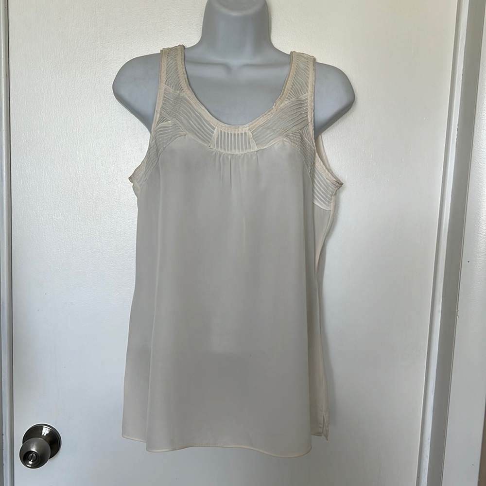 White House, Black market silk shell. Size 8.